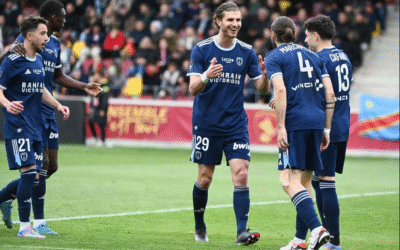 Fondation du paris fc, fusion-éclair et scission politique